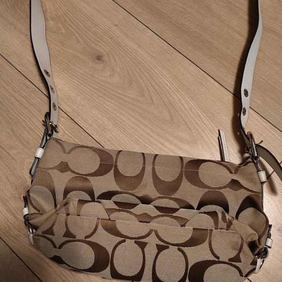 Vintage Coach Tan and Brown Crossbody Bag - Picture 5 of 8